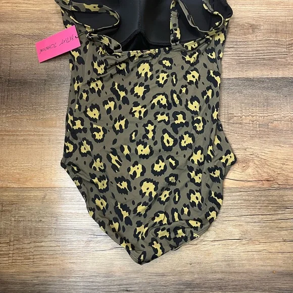 NWT Betsey Johnson Green CAMOUFLAGE CAMO BATHING SUIT SWIM SUIT XL RETAIL $128 - Picture 5 of 6